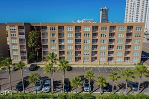 Exterior - Luxury 1 bedroom " Walk to Beach " Pool (South Padre Island)