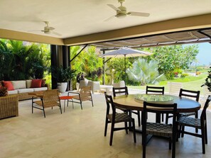 تناول الطعام بالخارج