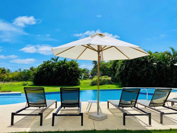 屋外プール、温水プール