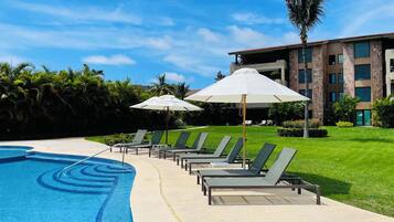 屋外プール、温水プール