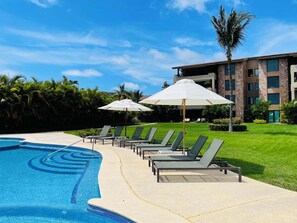 屋外プール、温水プール