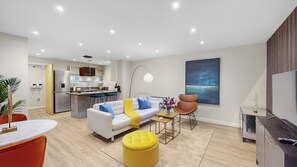 Smart TV, computer monitors