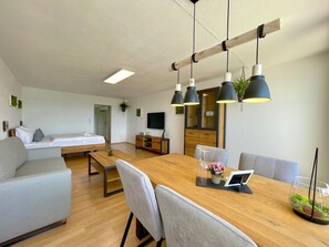 1 bedroom, WiFi, bed sheets - Modern "Waldluft" apartment with pool and sauna in Scheidegg in the Allgäu (Scheidegg)