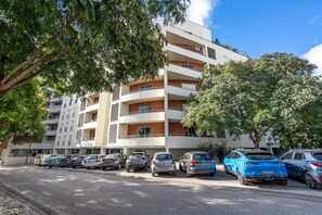 Exterior - Apartment 'Cool Motion Rocha Beach T1' with Balcony, Wi-Fi and Air Conditioning (Portimão)