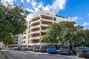 Exterior - Apartment 'Cool Motion Rocha Beach T1' with Balcony, Wi-Fi and Air Conditioning (Portimão)