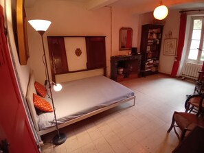 6 Schlafzimmer, Bügeleisen/Bügelbrett, Bettwäsche