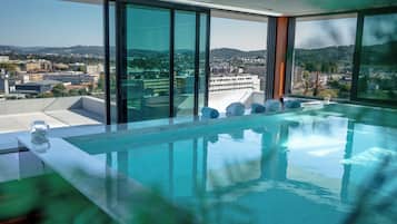 Deluxe Penthouse | In-room safe, soundproofing, iron/ironing board, free WiFi