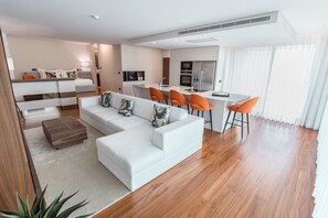 2022- Suite Executiva | Safe på rommet, lydisolert, strykejern/-brett og wi-fi (inkludert)