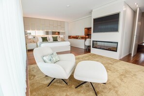 Deluxe Penthouse | In-room safe, soundproofing, iron/ironing board, free WiFi - Valentina Residence by GuimaGold (Guimarães)