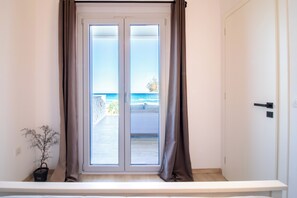 Interior - Beachfront wooden house "Vounaraki 4" (Katastari)