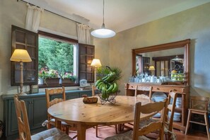 Dining - Beautiful garden, spectacular view and privacy, ideal for nature lovers. (Tegueste)