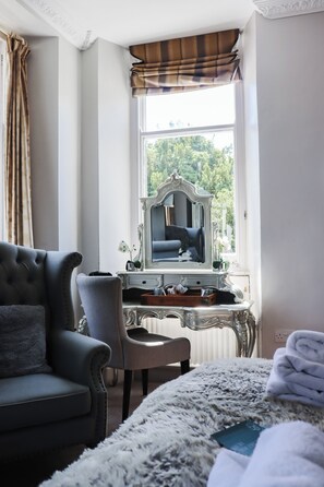 ダブルまたはツインルーム | アイロン / アイロン台、WiFi (無料)