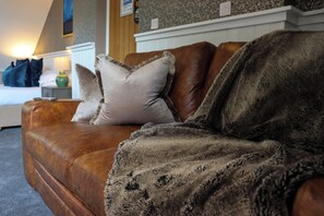 Iron/ironing board, free WiFi - The Gateway Hotel (Kendal)