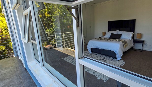 3 chambres, fer et planche à repasser, Wi-Fi, draps fournis