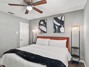3 Schlafzimmer, Schreibtisch, WLAN, Bettwäsche
