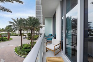 المنطقة المحيطة بالمنشأة