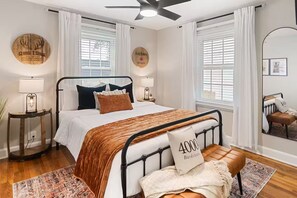 3 habitaciones, tabla de planchar con plancha, wifi y ropa de cama 