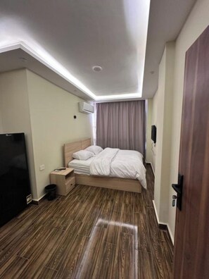 1 habitación y ropa de cama