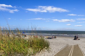 Beach nearby - Seas the Day - 1st Floor Villa - Monthly Rates Through 2/28/26! (Hilton Head Island)
