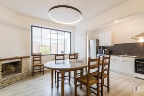 Dining - 5 BEDROOM GITE WITH LAND IN A SEASIDE VILLAGE WITH ALL SHOPS (Port-Bail-sur-Mer)