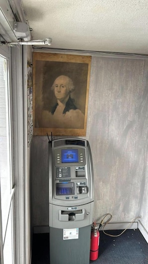ATM/banking on site
