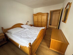 2 habitaciones, cuna de viaje y wifi