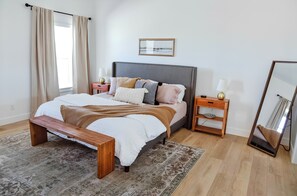 5 slaapkamers, een strijkplank/strijkijzer, reisbedje, gratis wifi