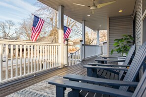 Terrace/patio - The Sheridan Grand | 8 Bedrooms | Pet Friendly | Hot Tub | Sauna (Michigan City)