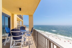 Outdoor dining - Phoenix IV 4142 w/ pool (Orange Beach)