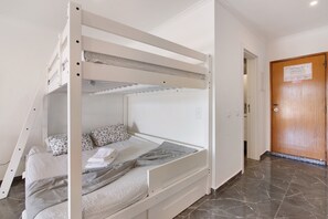 1 soverom, strykejern/-brett, wi-fi (inkludert) og sengetøy