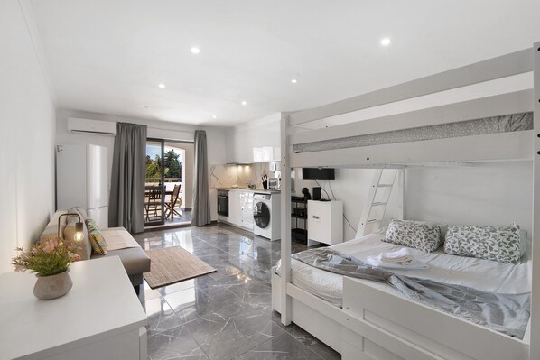 1 bedroom, iron/ironing board, free WiFi, bed sheets