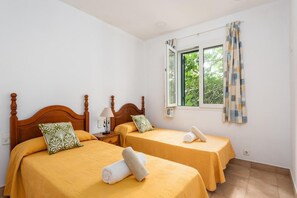 3 soverom, strykejern/-brett, wi-fi og sengetøy