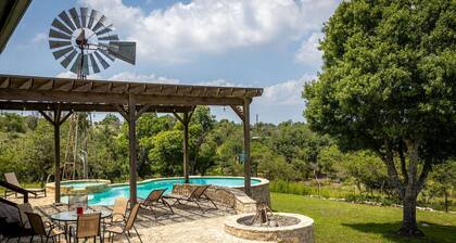 Adobe Creek Ranch - Sleeps up to 14, Hot Tub & Fire Pit