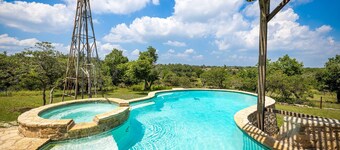 Adobe Creek Ranch - Sleeps up to 14, Hot Tub & Fire Pit