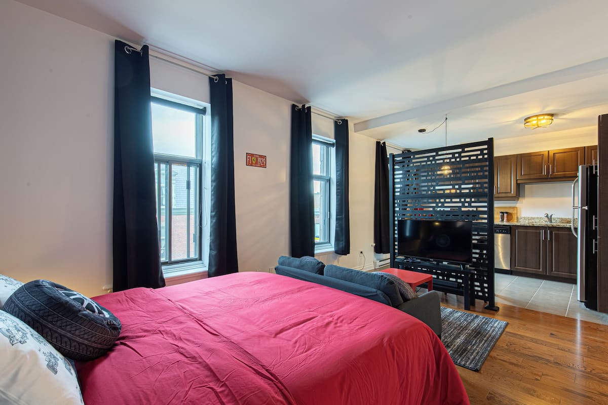 Design studio | 3 slaapkamers, een strijkplank/strijkijzer, babybedden, gratis wifi