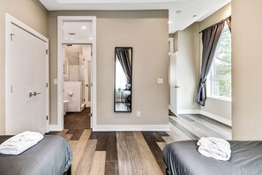 6 bedrooms, iron/ironing board, WiFi, bed sheets