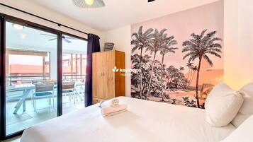 Free WiFi, bed sheets