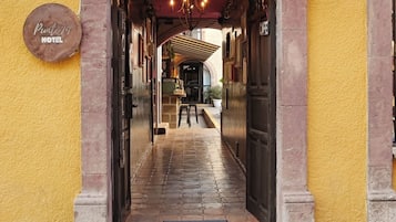 Fachada de la propiedad