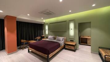 Habitación Deluxe doble | Caja fuerte, escritorio, espacio para trabajar con un portátil