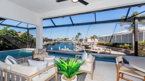 Unclassified image, 4 of 28, button