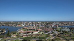 Luokittelematon kuva, 4 kautta 30, painike