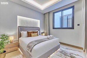 Business Apartment, 3 Bedrooms, Kitchen