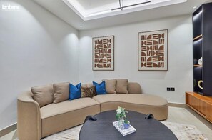 Business Apartment, 3 Bedrooms, Kitchen | Living room | 55-inch LED TV with satellite channels - bnbme | Alkhawaled-7 | 3BDR (Riyadh)