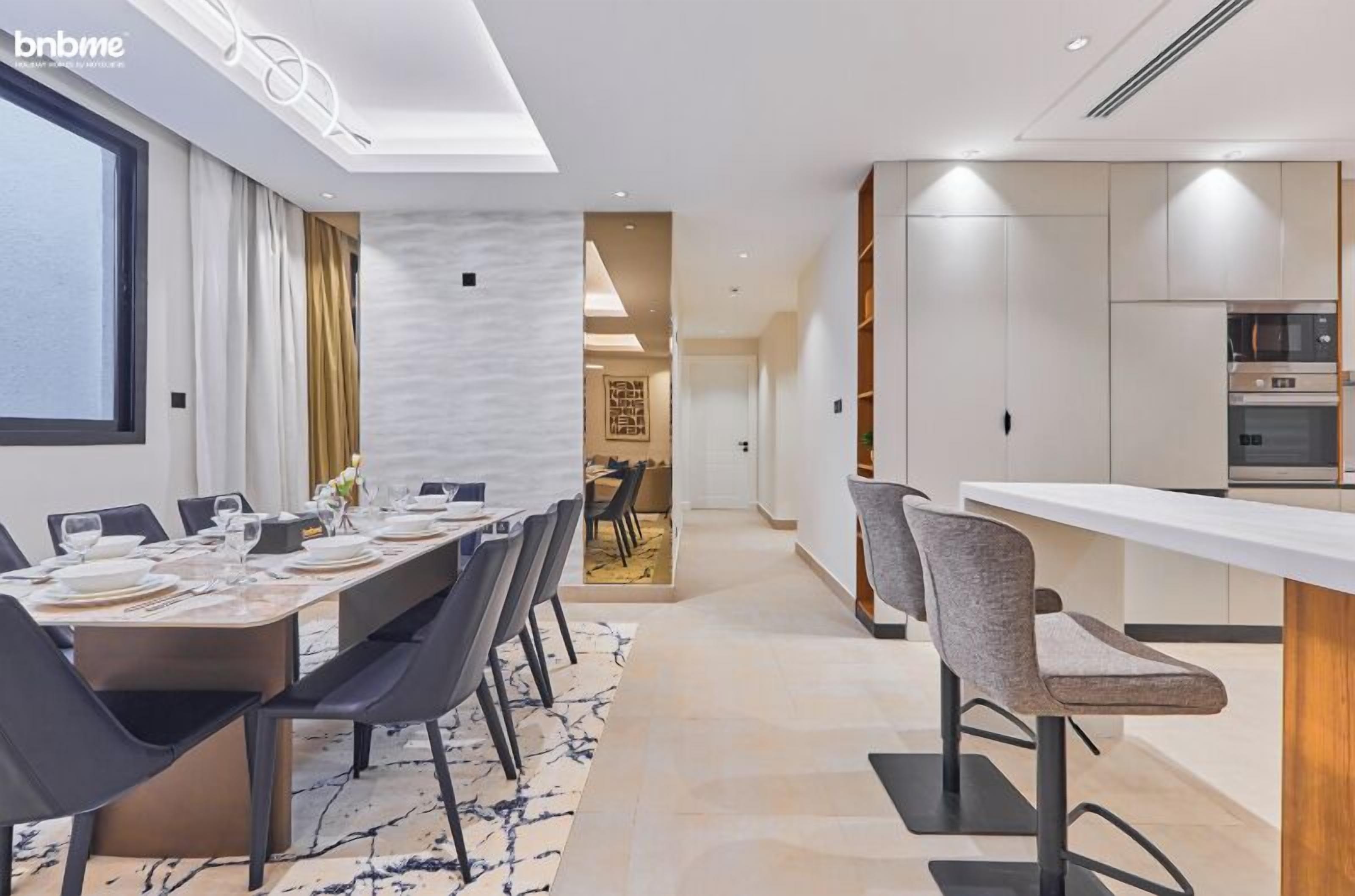 Business Apartment, 3 Bedrooms, Kitchen | Dining room