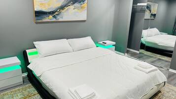 3 bedrooms, in-room safe, iron/ironing board, WiFi