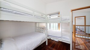 3 Schlafzimmer, Bügeleisen/Bügelbrett, Reisekinderbett, Bettwäsche