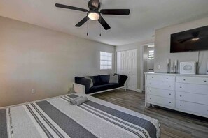 5 soverom, strykejern/-brett, reiseseng for barn og wi-fi (inkludert)