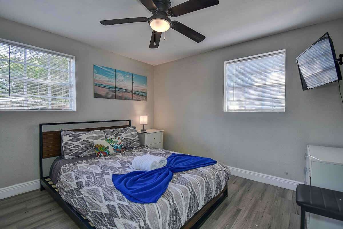 5 slaapkamers, een strijkplank/strijkijzer, reisbedje, gratis wifi