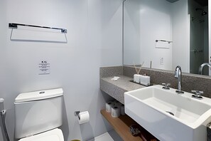 Studio | Bathroom