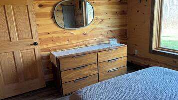 2 sovrum, skrivbord, wi-fi och sÀngklÀder